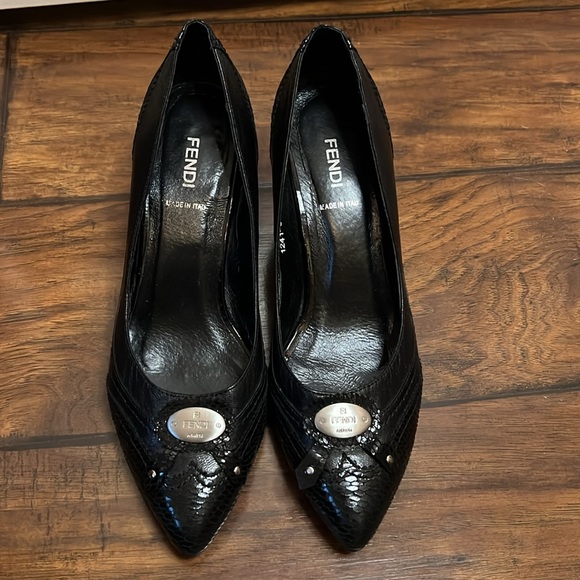 Vintage Snakeskin Fendi Pointed Toe Heels With Bow Detail - Picture 4 of 8